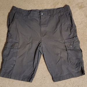 Marc Ecko cargo shorts Size 40